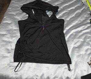 Black Sleeveless Hooded Muscle Tee